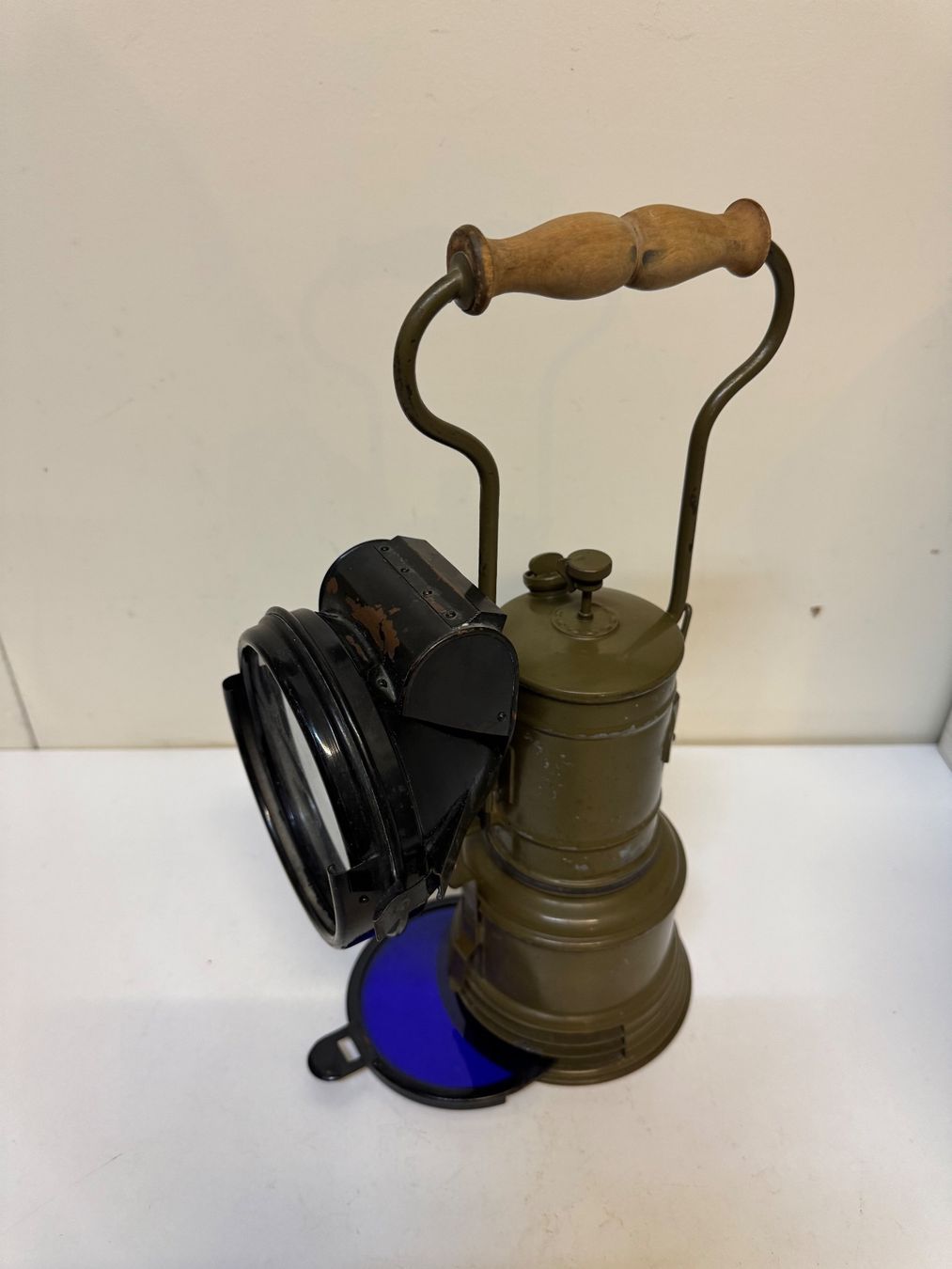 Lampade: Scheinwerfer Karbidlampe Karbidlaterne der Schweizer Armee – Usato da bad ragaz venduto da shopizol