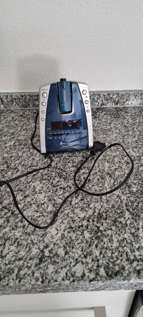 Radio: Digital alarm clock Radio – Usato da Oberwangen TG venduto da jan_y6sm 3