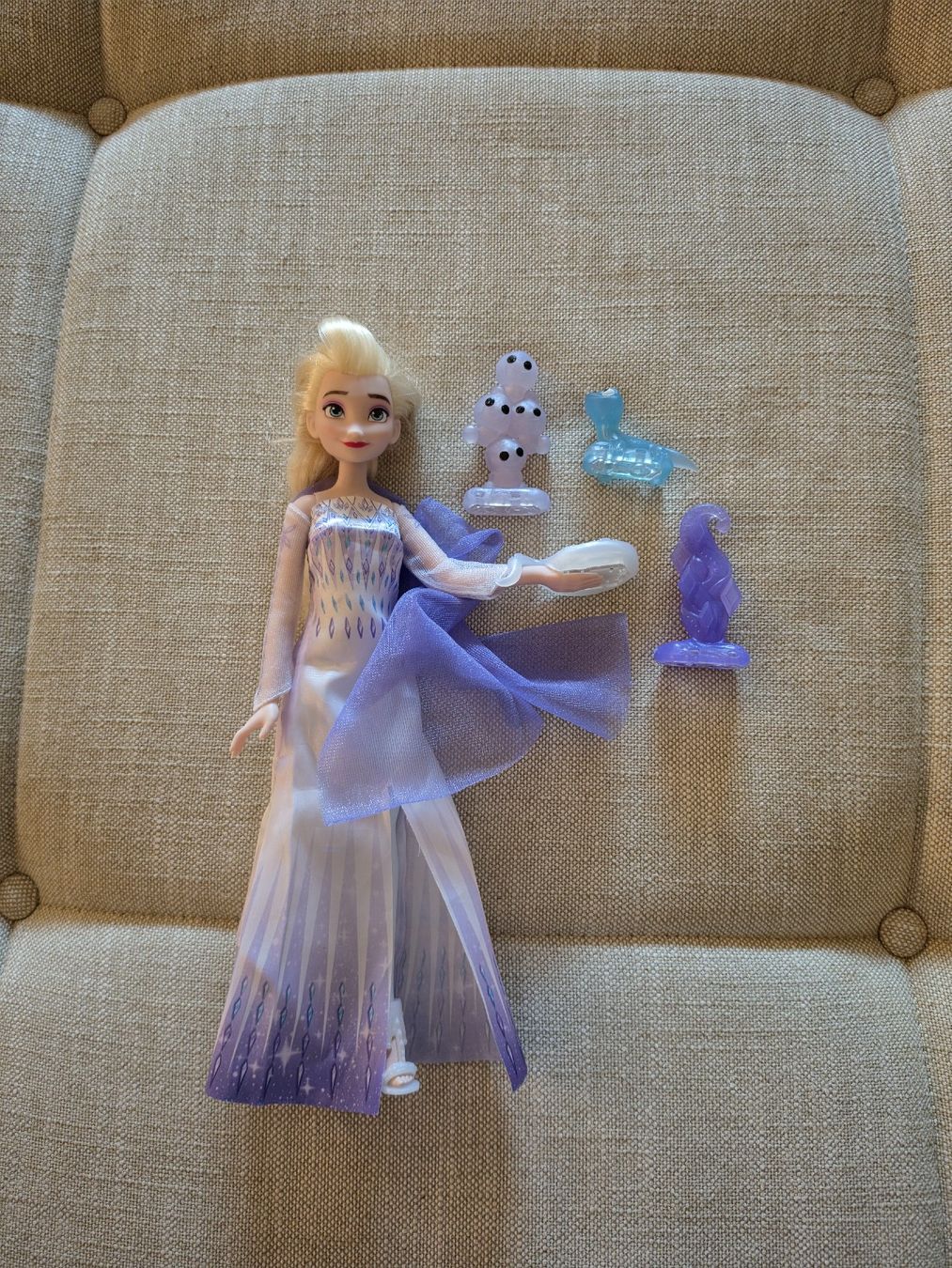 Hasbro Bambole: Hasbro Frozen 2 Talking Elsa and Friends GERMAN Full Set – Nuovo (secondo la descrizione) da Effretikon venduto da gen_w9wk