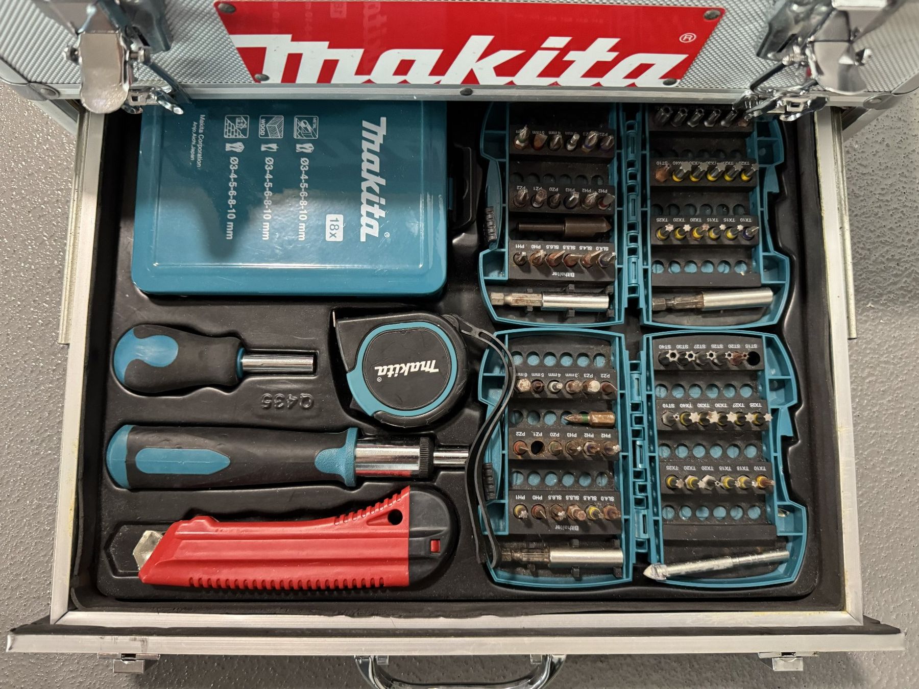 Makita Bohrmaschinen: Makita Akkuschrauber Set Alukoffer – Gebraucht aus Kestenholz von ste_dt6j 3