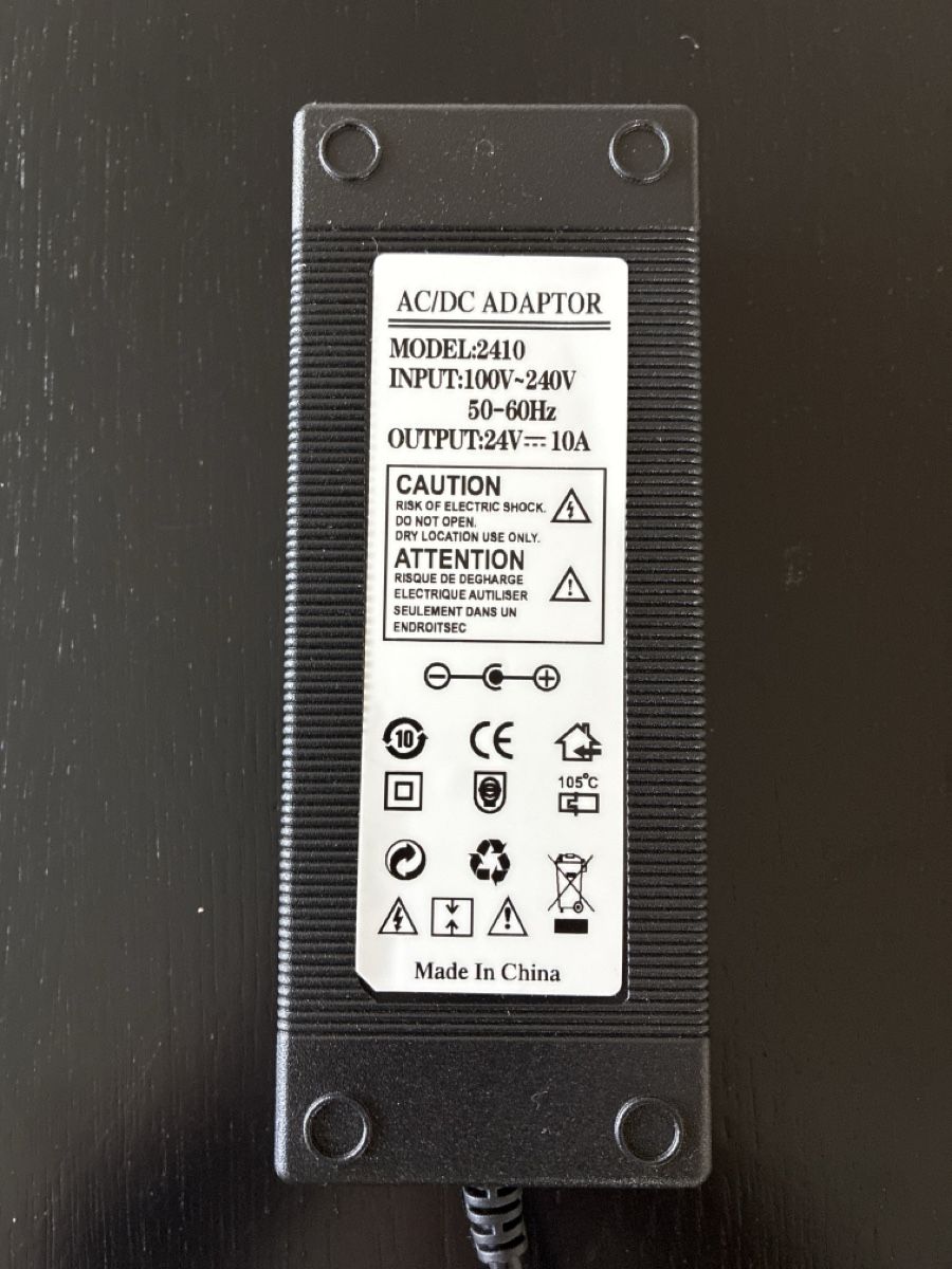 Unità & Adattatore: Netzteil AC/DC ADAPTOR MODEL:2410 24V 10A – Nuovo e nell'imballaggio originale da Luzern venduto da niccho