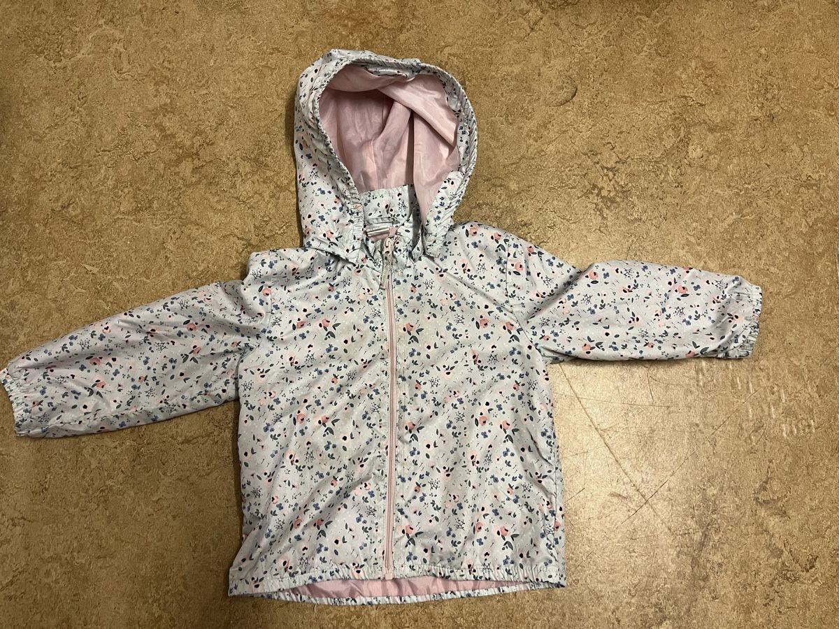 H&M Giacche & Cappotti: Leichtes Jäkchen Mädchen Grösse 92 – Usato da Uster venduto da remsi_benemsi