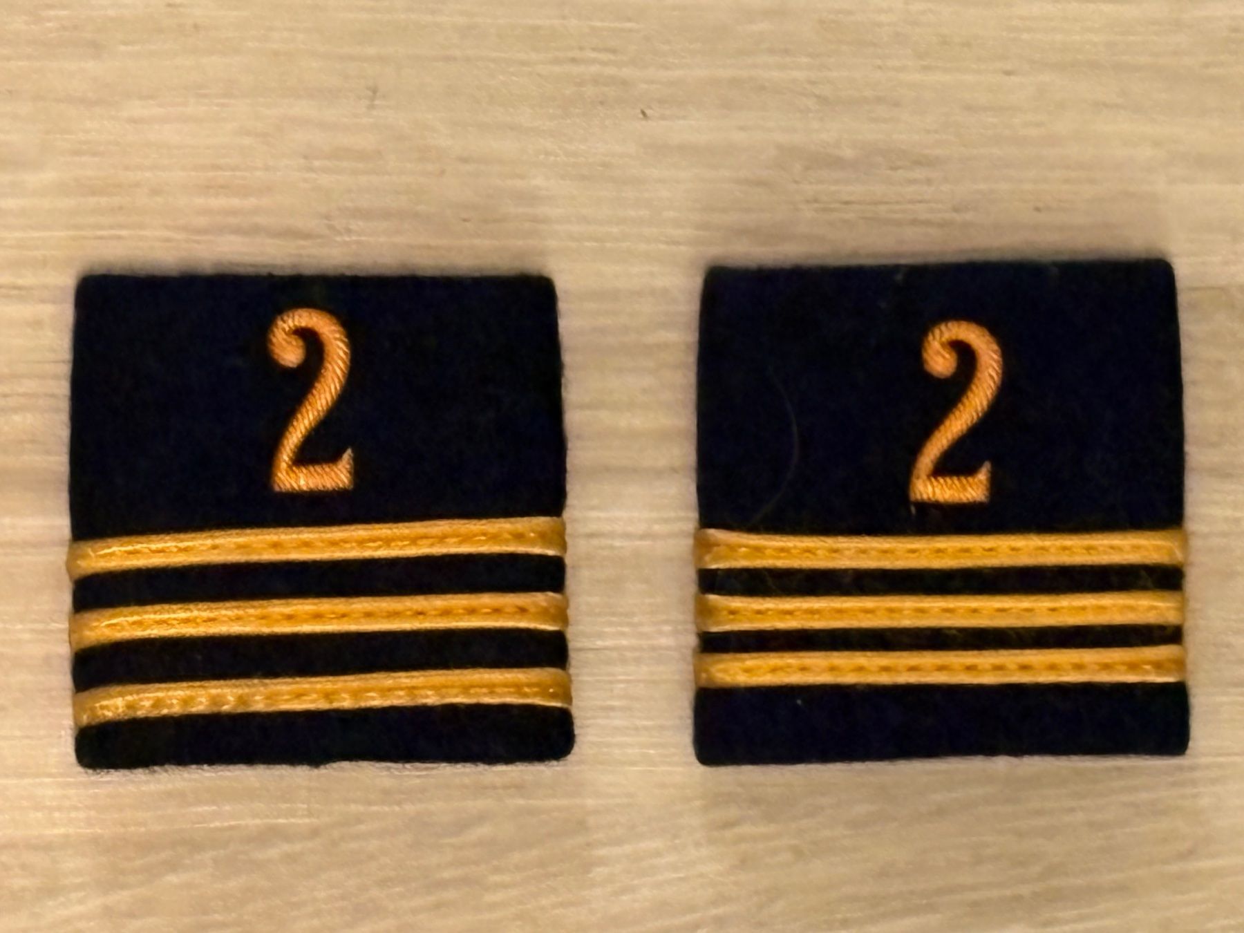 Schweizer Armee Patches: Batten Schweizer Militär Hauptmann – Gebraucht aus Arlesheim von Spielmax