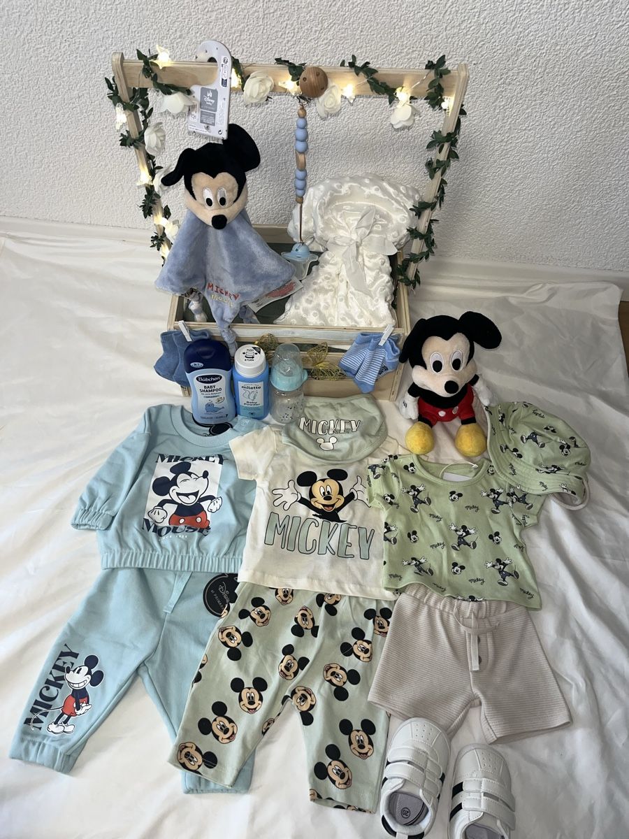 Lotti & Set di vestiti: Mickey Mouse Baby Geschenkset – Nuovo e nell'imballaggio originale da Eschlikon TG venduto da murati123 2
