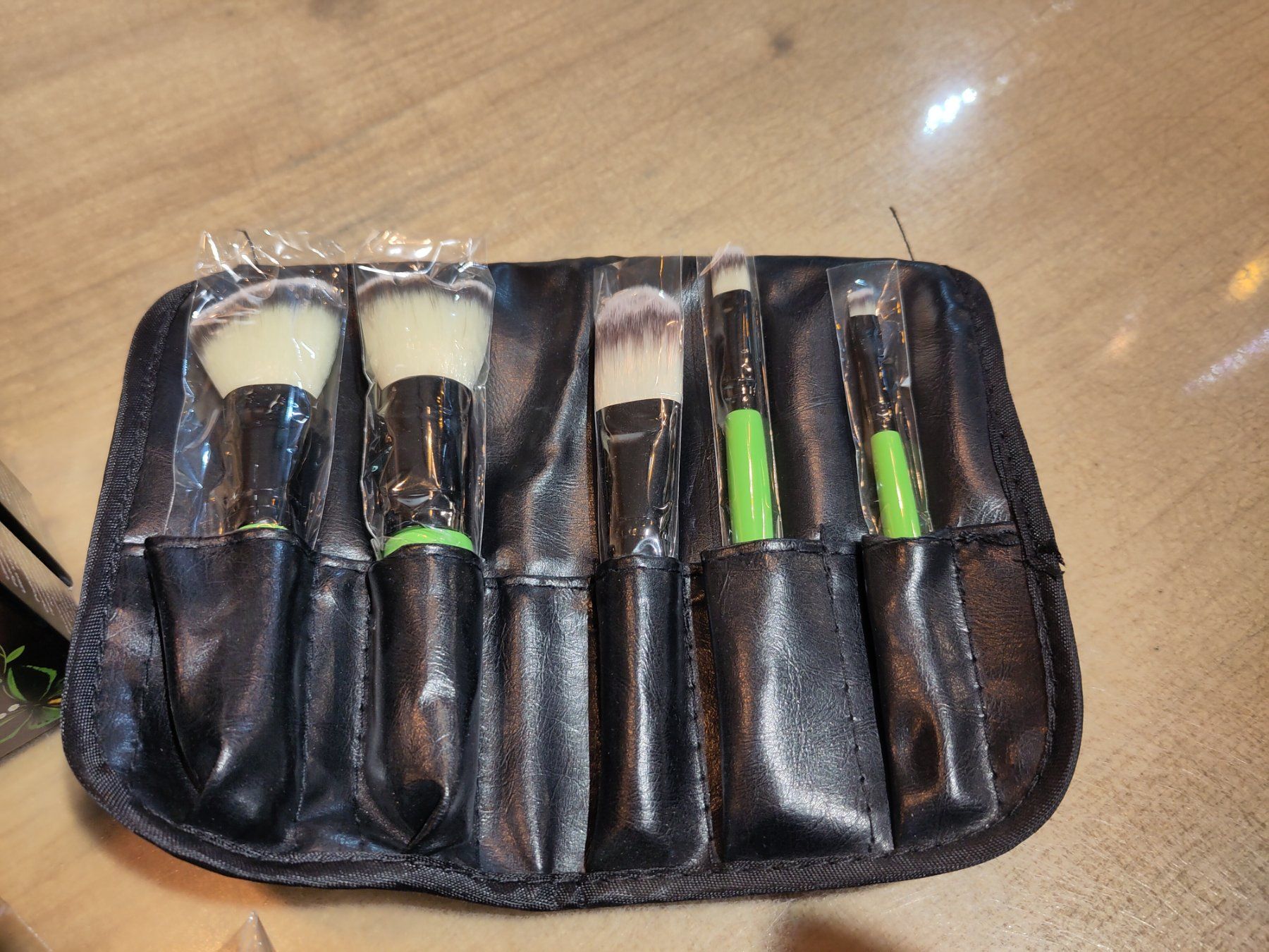 Make-up: ZUII Bio-Naturkosmetik – Usato da Einsiedeln venduto da Valeria89 1