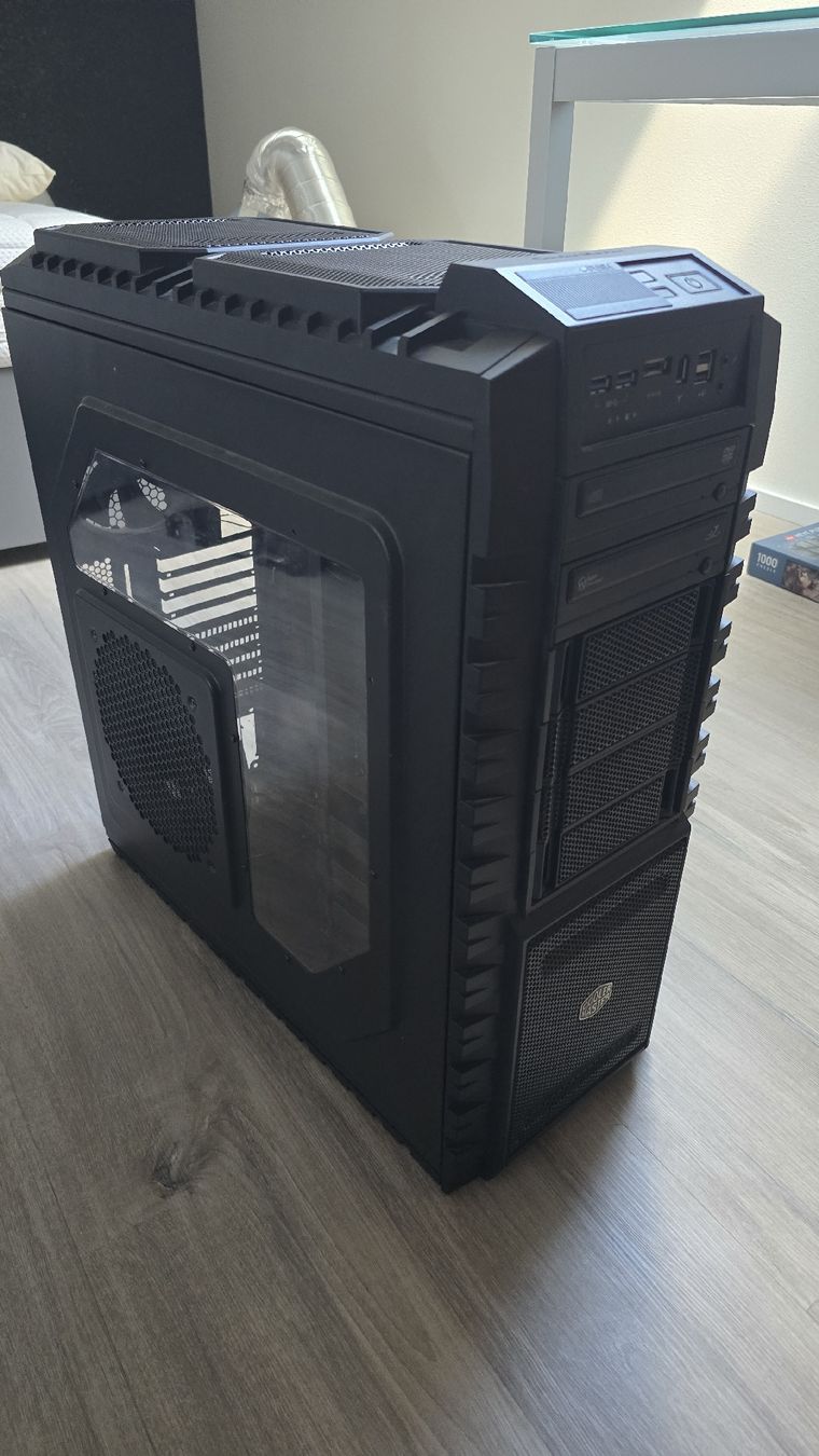Custodie: Cooler Master Gaming PC Gehäuse Full Tower Schwarz  – Usato da Romanshorn venduto da Stystyle