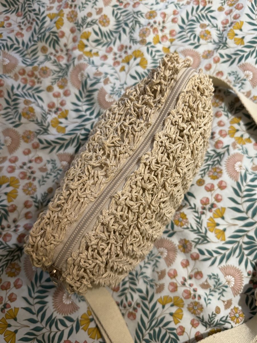 Sacs femmes: Strohtasche Beige mit Portemonnaie, gebraucht – D'occasion à Schaffhausen par lauraajessicaa 2