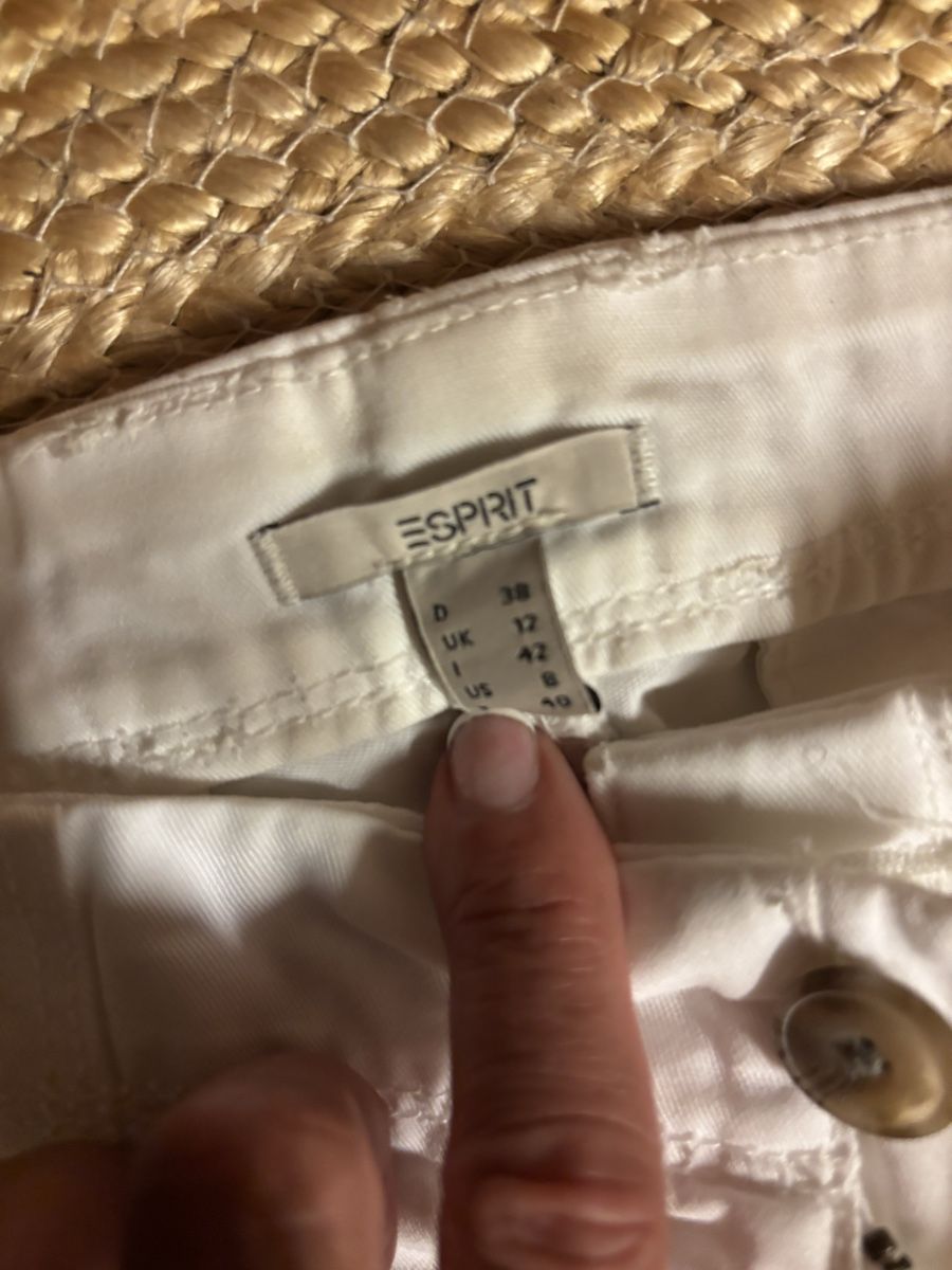 Esprit Pantalons: Pantalon Esprit  – D'occasion à Blonay par Ollorvi 2