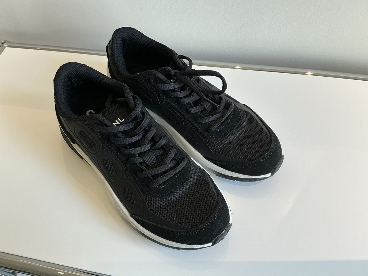 Chaussures femmes: Sneaker von GNL – D'occasion à Zürich par lukasg.meier