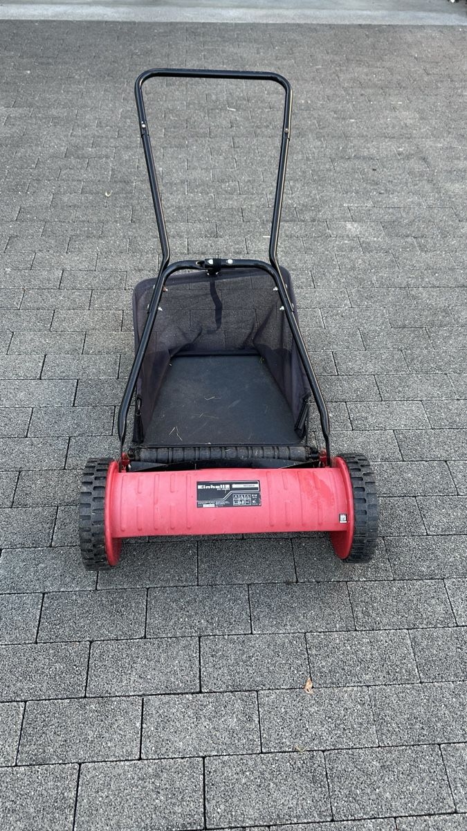 Einhell Tondeuses à gazon: Einhell Handrasenmäher mit Fangkorb – D'occasion à Dottikon par jo-br