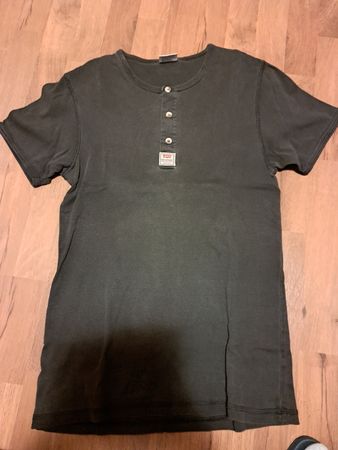 Levis Shirt