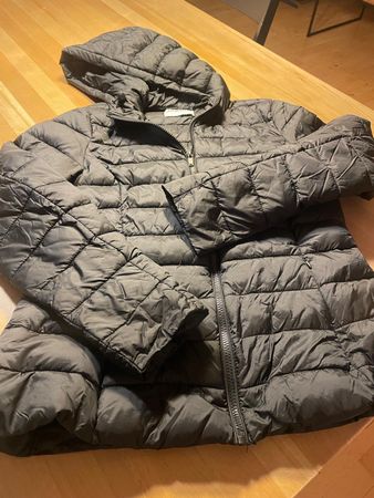 Schwarze Daunenjacke, neuwertig, Jake's, Medium