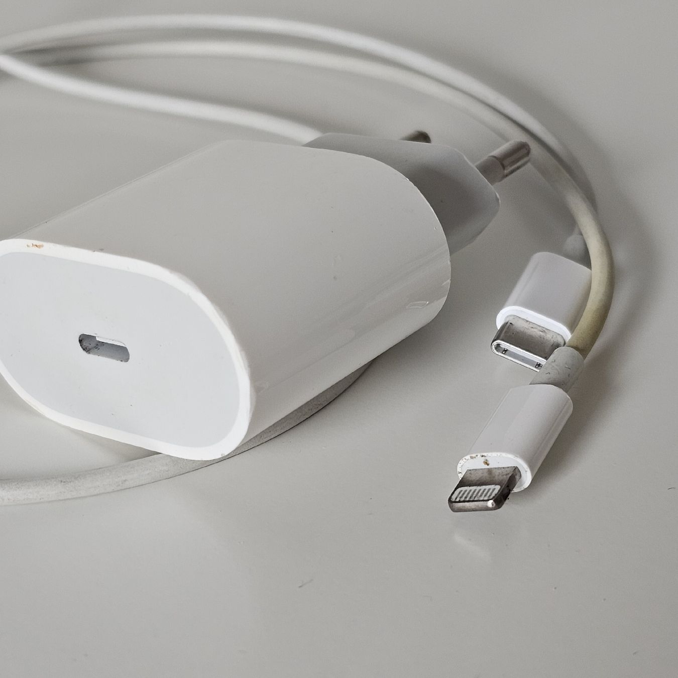 Apple Caricabatterie: Apple Charger, 2x Cable USB-C to Lightning used – Usato da Matten b. Interl venduto da Vanilla8 1
