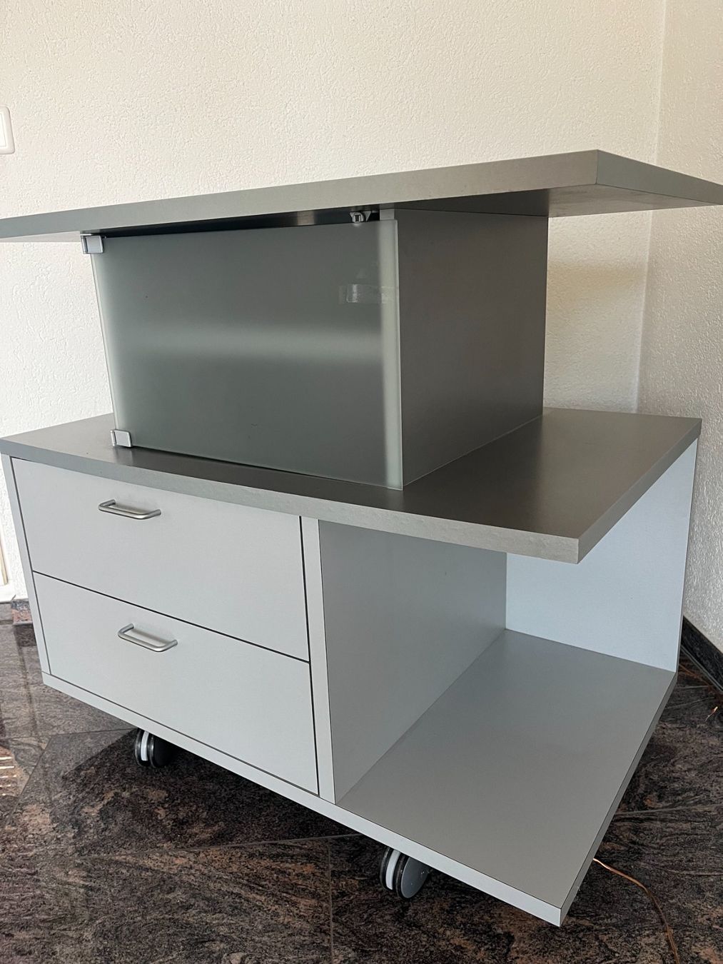 Mobili TV: TV Möbel – Usato da Leuggern venduto da Yzerman2 3
