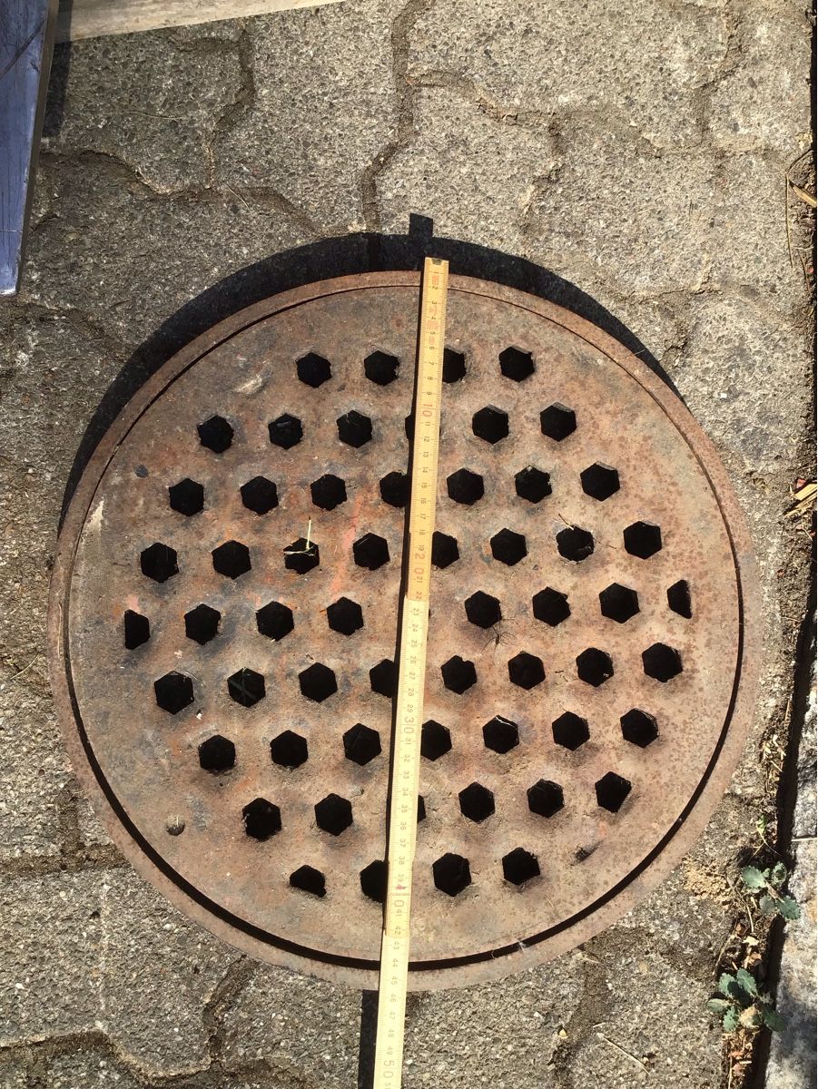 Gitter & Roste: Dohlendeckel mit Ring – Gebraucht aus schönenbuch von Josefus 1