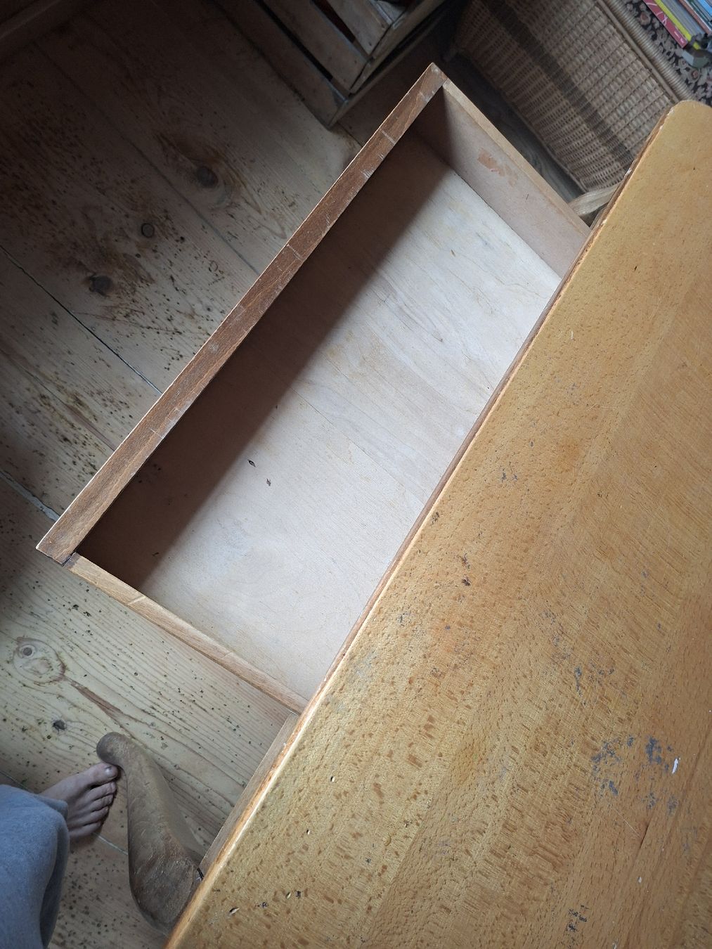Tische: Tisch mit Schublade – Gebraucht aus Wolfhalden von goovy 1