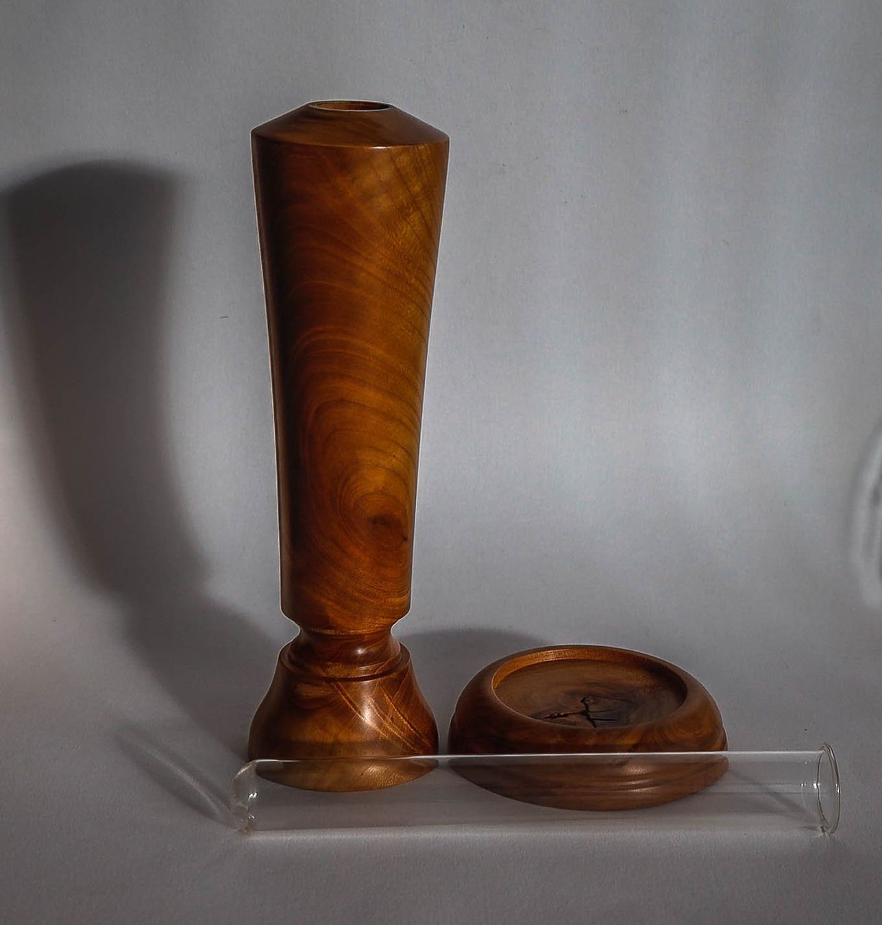 Vasi & Recipienti: Blumenvase aus Kirschbaumholz, mit Glaseinsatz – Nuovo (secondo la descrizione) da Wil SG venduto da Fischweiher42 2