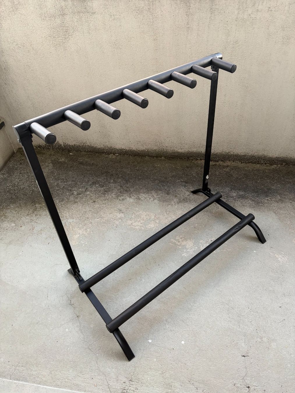 Supporti per strumenti musicali & leggii: Rockstand Gitarrenständer für 7 – Usato da Winterthur venduto da juger00