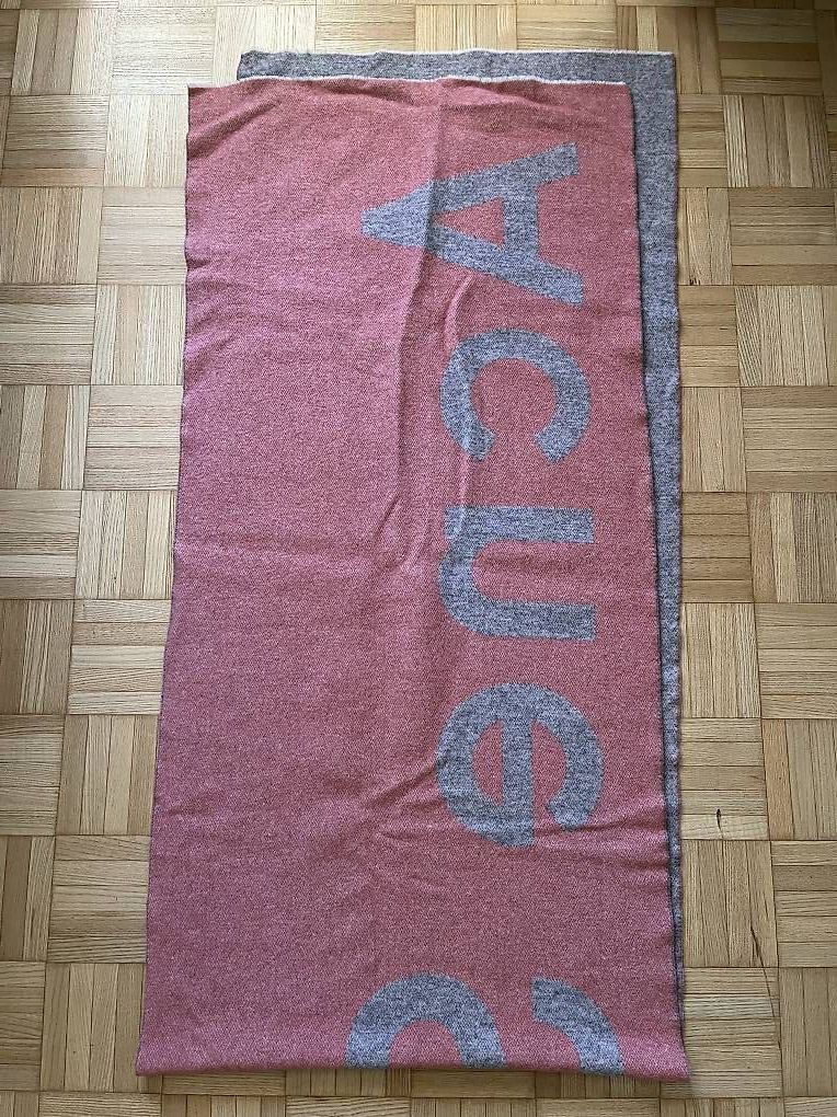 Acne Studios Foulards, Tücher & Schals: Schal Acne Studios Logo grau rosa – Gebraucht aus Zürich von rit_g825 1
