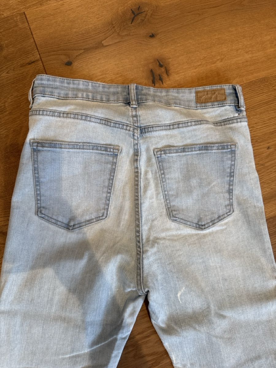 Pull&Bear Jeans: Jeans PULL&BEAR hellblau – D'occasion à Zweidlen par sweetchili_03 3