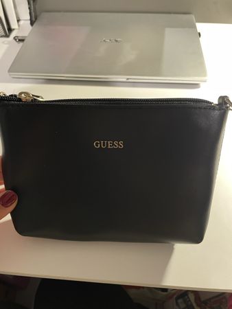 Kleine Guess Tasche