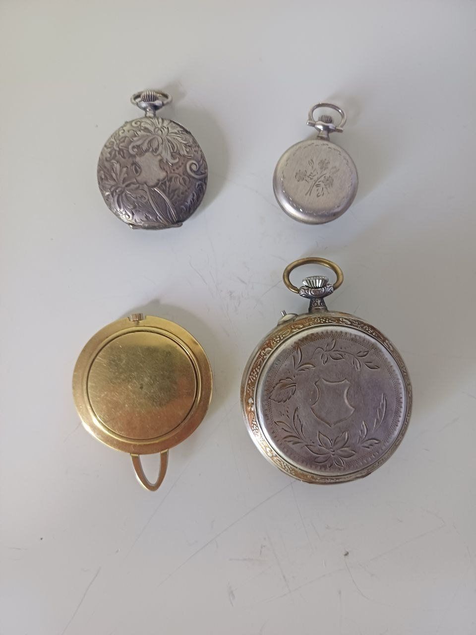 Swiss Orologi: 3 silber- und goldplattierte Taschenuhren – Usato da Bern venduto da Yunkom 2