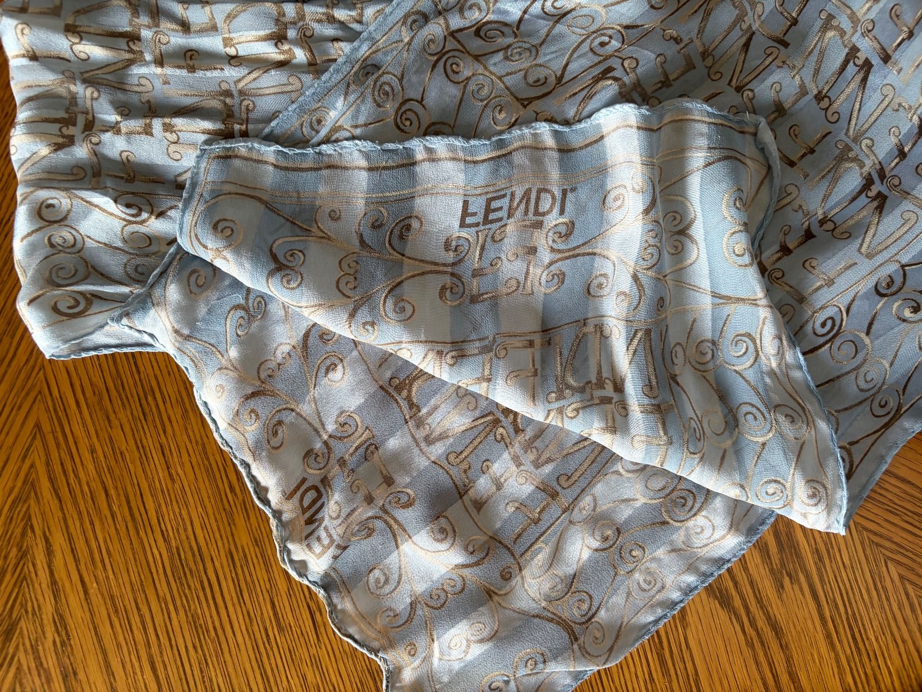 Fendi Foulard & Sciarpe: Fendi Silk Scarf - Vintage – Usato da Luzern venduto da AM2nd 2