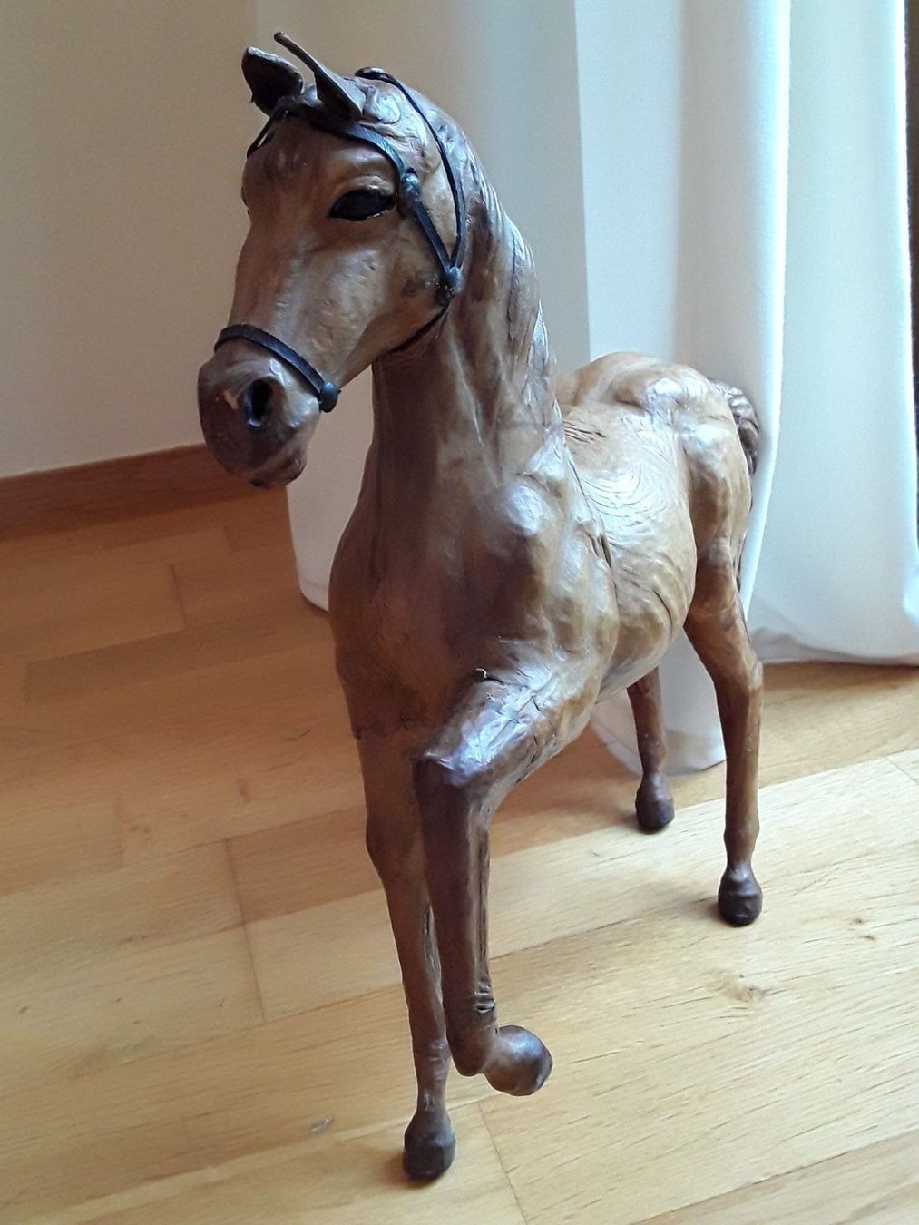 Statuette: Grosse Pferdefigur Antik Leder – Usato da Zürich venduto da helsan 2