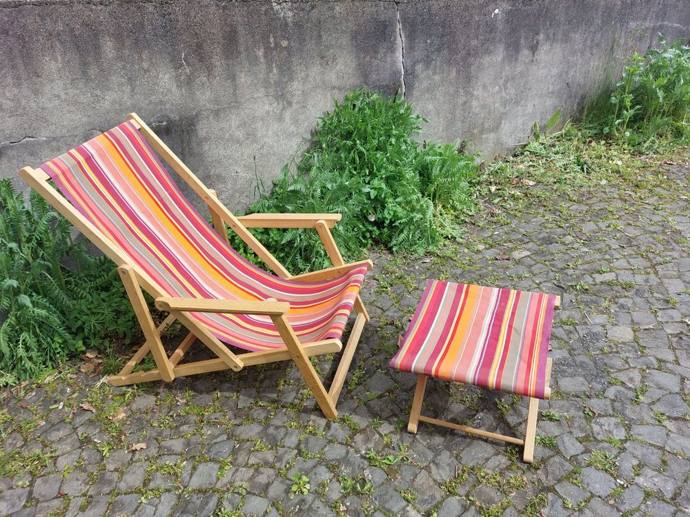 Klappbarer Holz Liegestuhl rot mit passendem Hocker Kaufen auf Ricardo