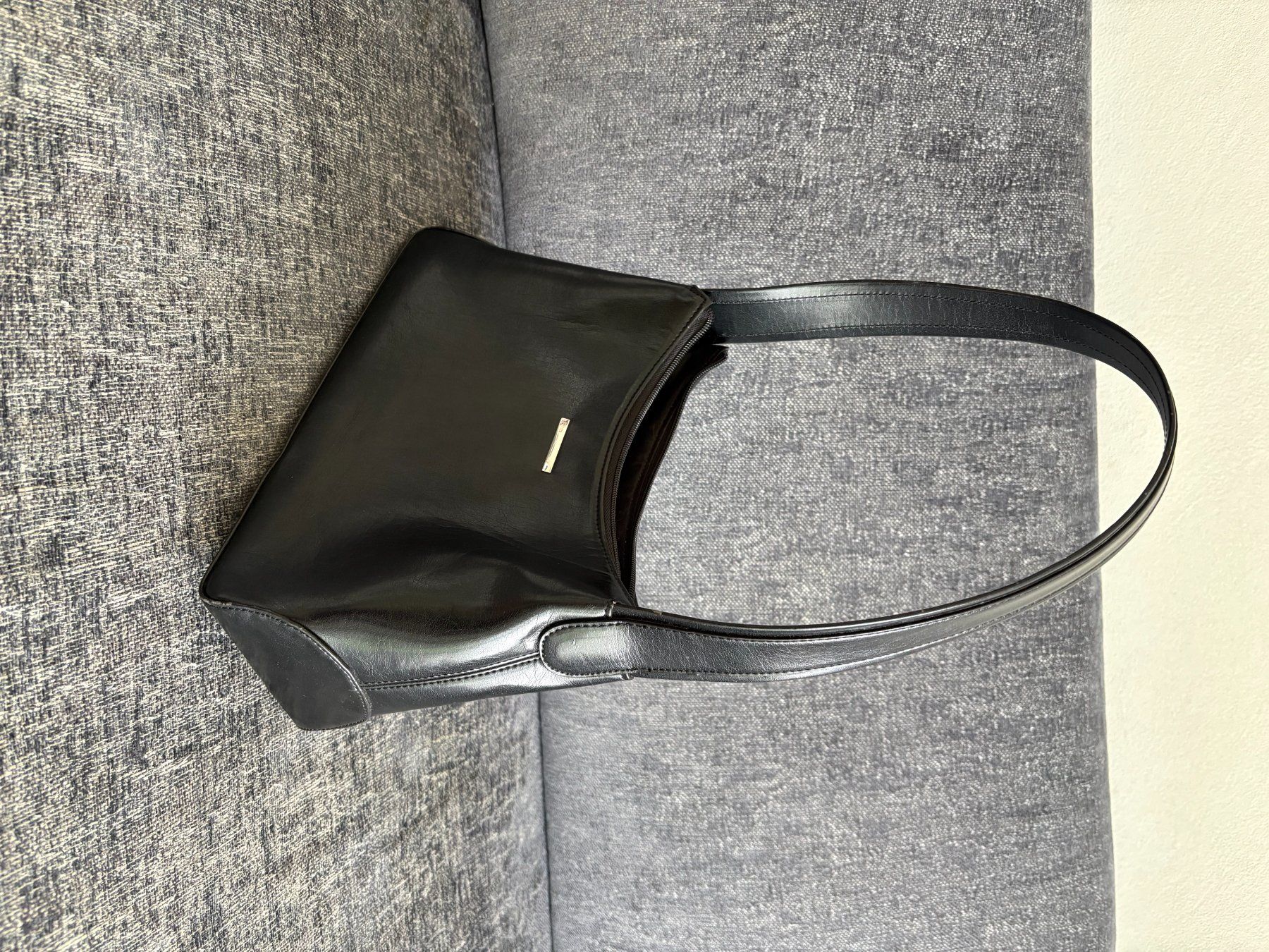 S.Oliver Borse da donna: Handtasche S. Oliver schwarz – Usato da Disentis/Mustér venduto da Lisli_p