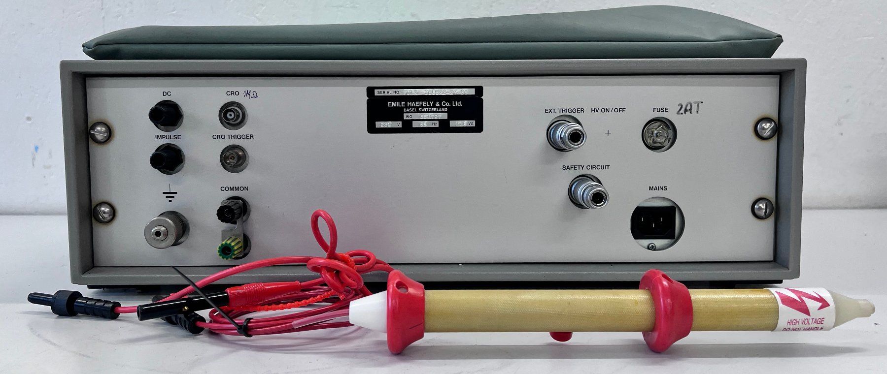 Accessori da laboratorio: Haefely Impulse Tester Type PU12 – Usato da Niederdorf venduto da LeptonAG_Labor 2