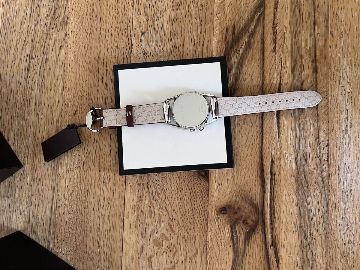 Gucci Orologi: Vendesi orologio Gucci nuovo – Nuovo e nell'imballaggio originale da Monte Carasso venduto da marzietta1 1