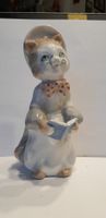 Porzellanfigur Casades Katze lesend guter Zustand