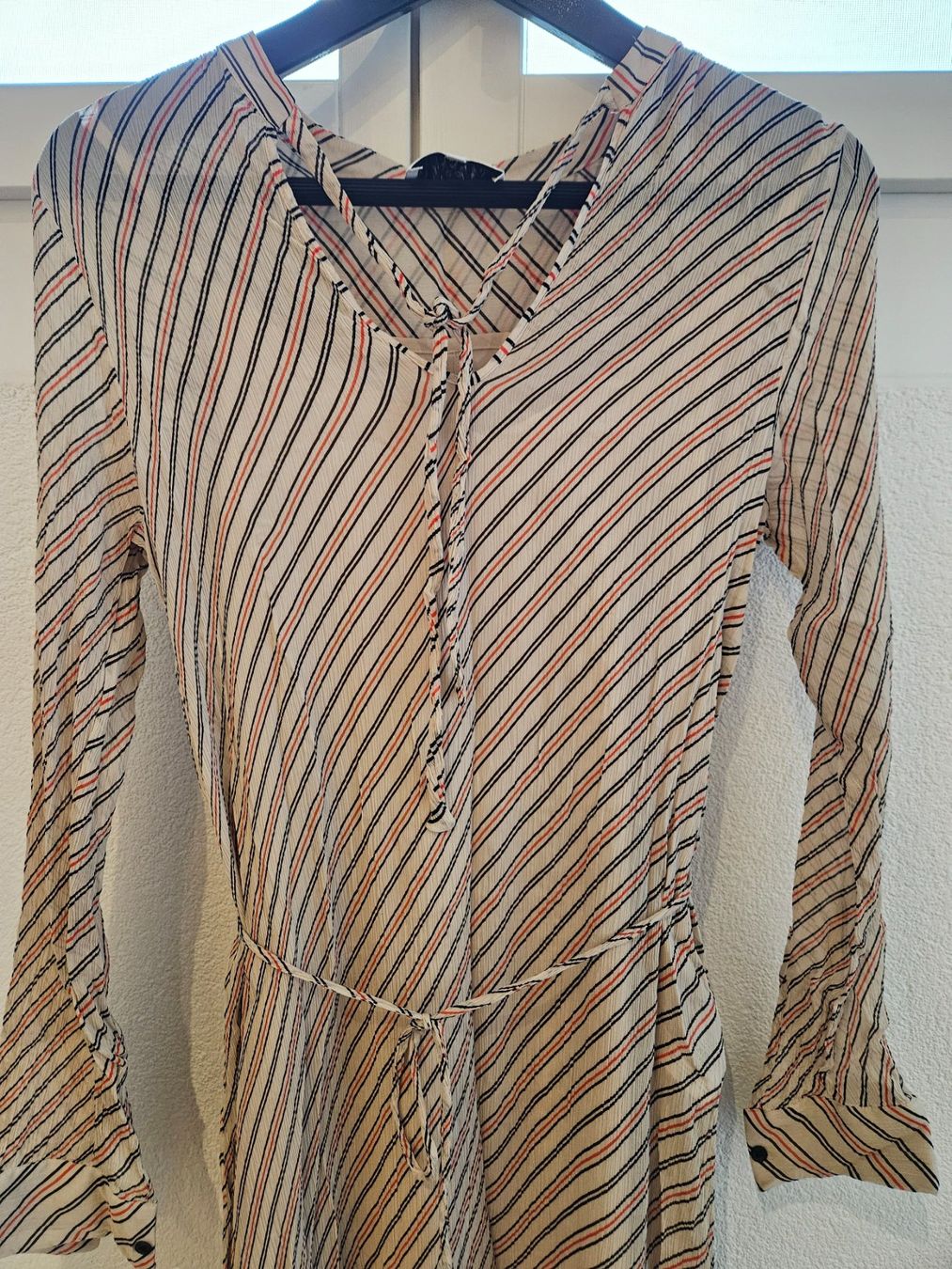 Vestiti: Second Female Kleid Gr. M beige gestreift – Usato da Seengen venduto da babawid 2