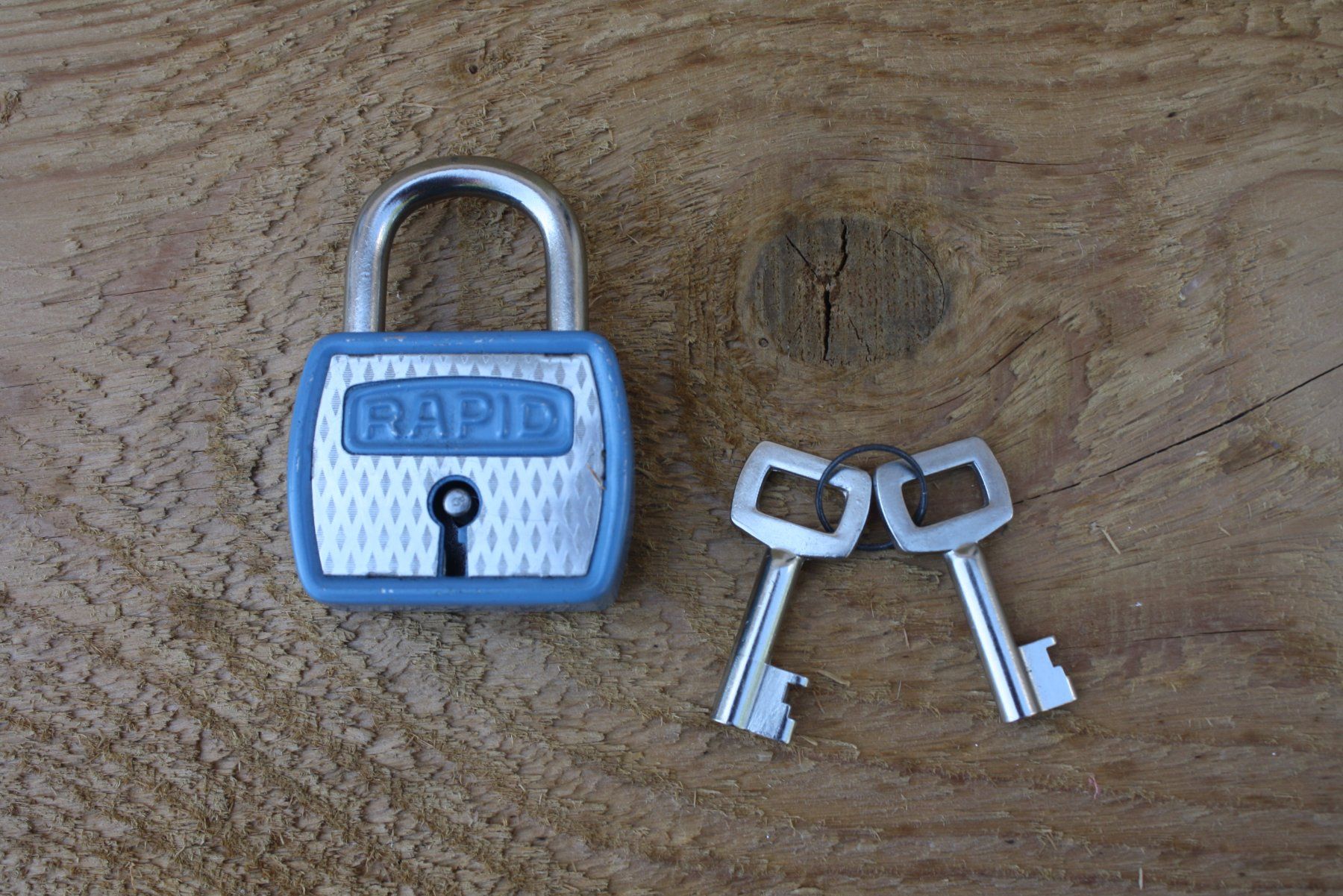 Schlösser: Original Rapid Vorhängeschloss mit 2 Schlüssel – Gebraucht aus Egnach von Cintegral 4