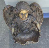 Antiker Weihwasserkessel Bronze – Engel mit Muschelschale