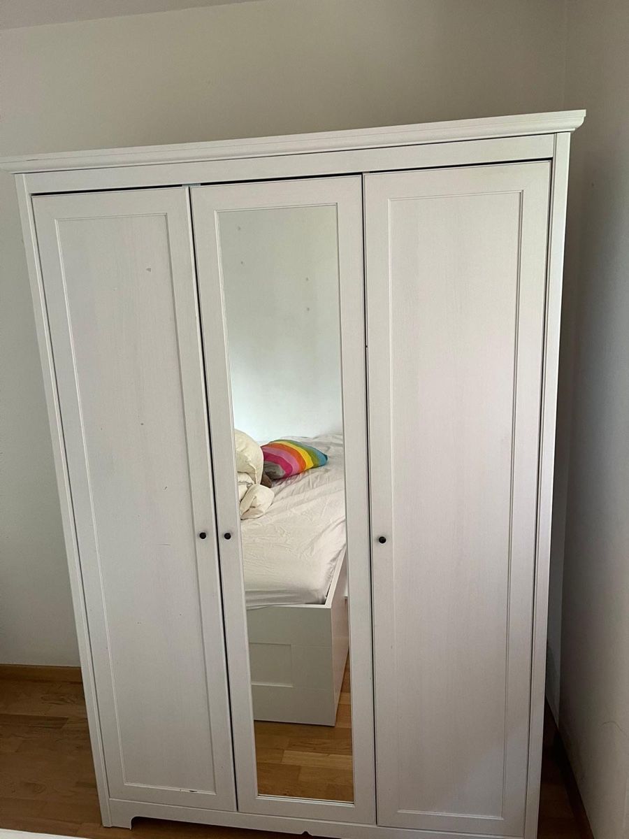 Armoire blanche à 3 portes avec miroir intégré,état top! (Gebraucht) in Zürich für CHF 80 – nur Abholung auf Ricardo kaufen