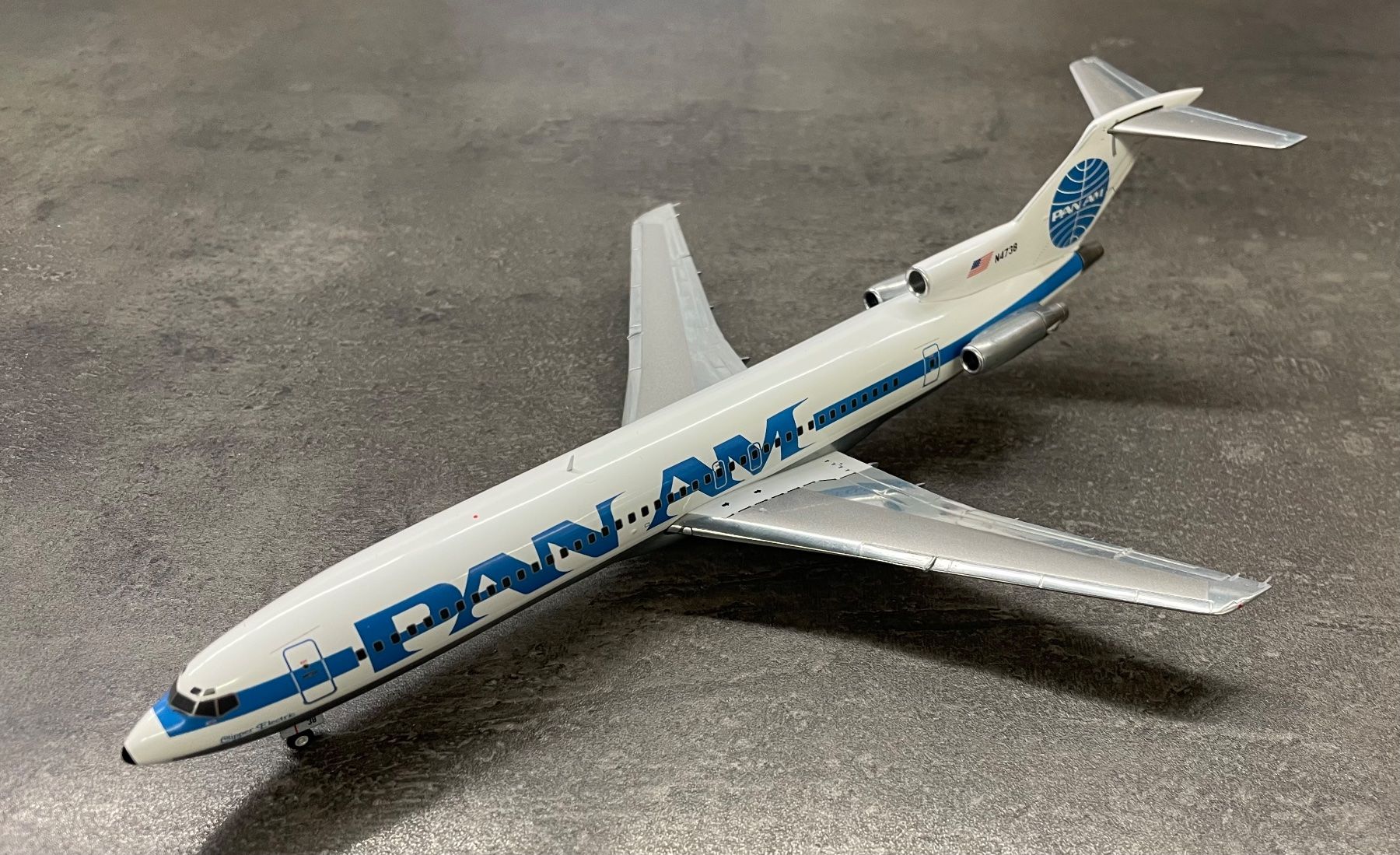 Herpa Kit di modellismo & Modellini statici: Herpa Wings 571845 "Pan Am" – Nuovo e nell'imballaggio originale da Sursee venduto da Toni-SpielSursee 1