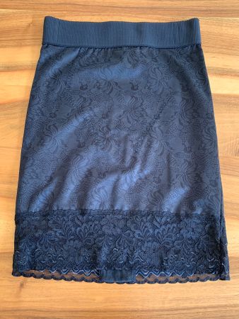 Maidenform Shapewear Spitzenrock Unterrock mit Body Gr. S