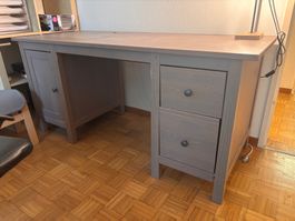 Schreibtisch aus Holz