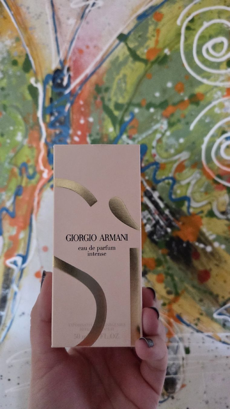Armani Parfums & Eau de Toilette: Sì eau de parfum intense 50 ml Giorgio Armani – Neuf (Voir description) à Thayngen par cel_y7jc 2