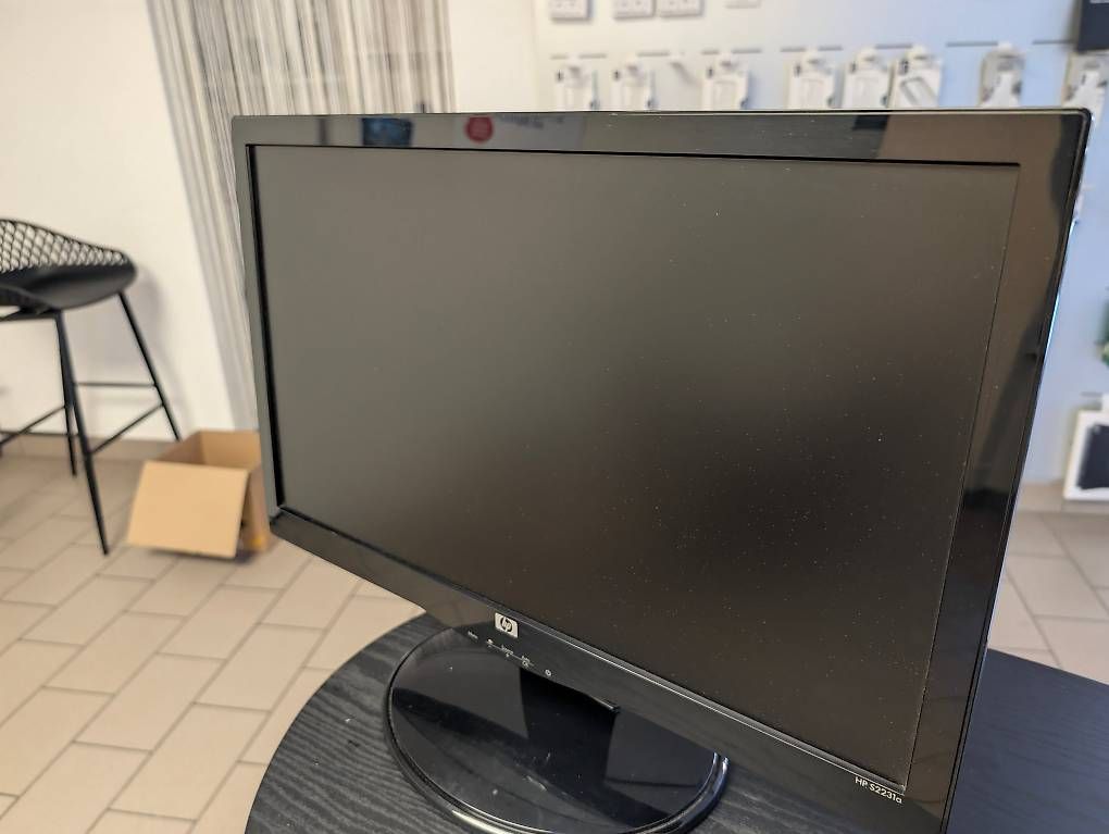 Modellbausätze & Standmodelle: 3x Ecrans de PC HP S2231a  – Gebraucht aus Formangueires von Birkov 2