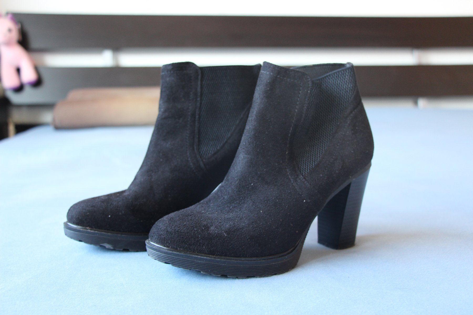 Damenschuhe: Stiefeletten mit Absatz, schwarz, Gr. 40 – Neu (gemäss Beschreibung) aus Laax GR von Schoelli2