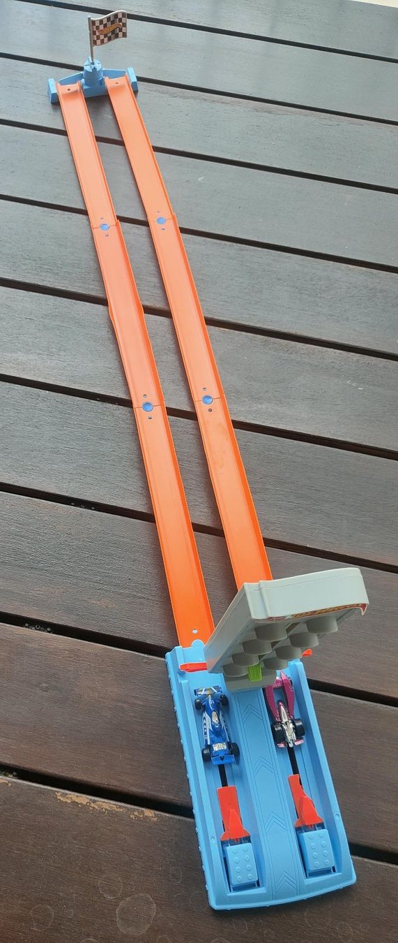 Hot Wheels Giocattoli: Hot Wheels Rennchampion Trackset – Usato da Dietikon venduto da mic_5rjw 2
