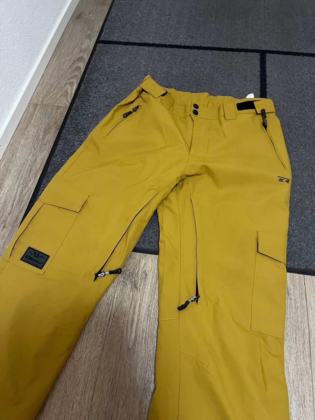Completi: Rehall Ski Suit - Size M – Nuovo (secondo la descrizione) da Frauenfeld venduto da Oli.2003 6