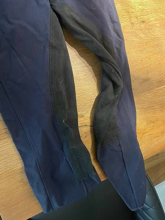 Pantaloni: Equilibre Vollbesatz-Reithose Gr. 36  Navy | CHF 25 – Usato da Otelfingen venduto da Tamara30 1