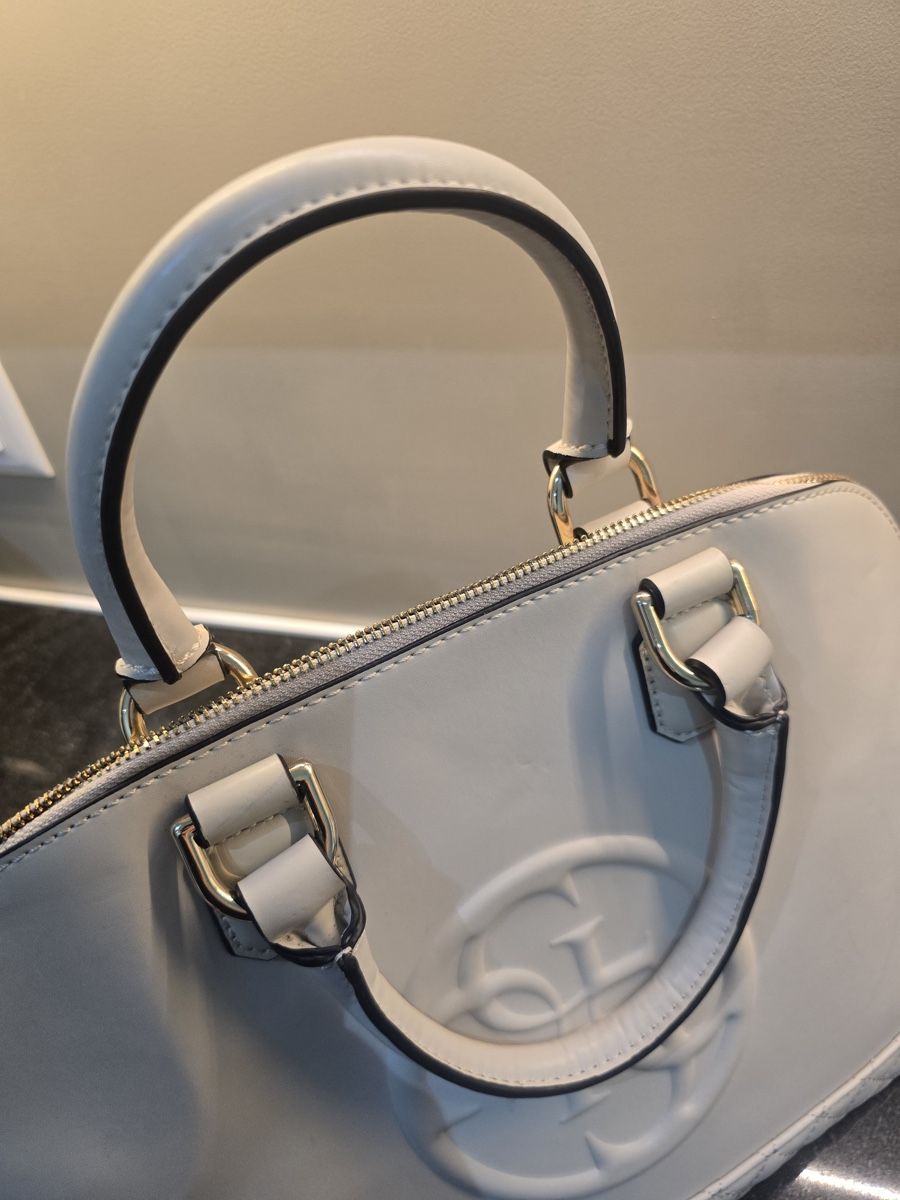 Guess Borse da donna: Guess Handtasche Beige - wie neu – Nuovo (secondo la descrizione) da Hägglingen venduto da Raff_Ella 3