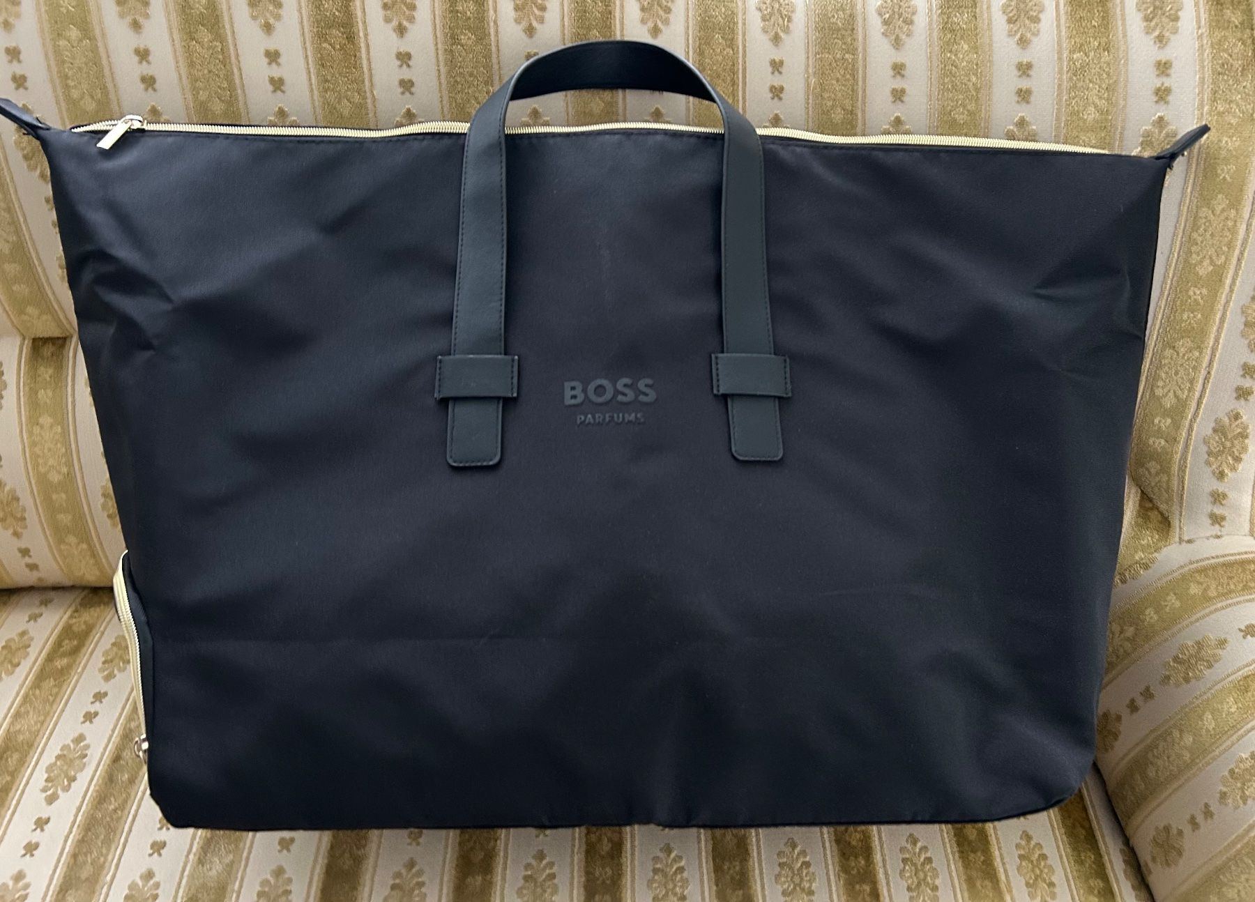 Hugo Boss Borse: BOSS Reisetasche, NEU – Nuovo (secondo la descrizione) da STUDEN BE venduto da SMIROS