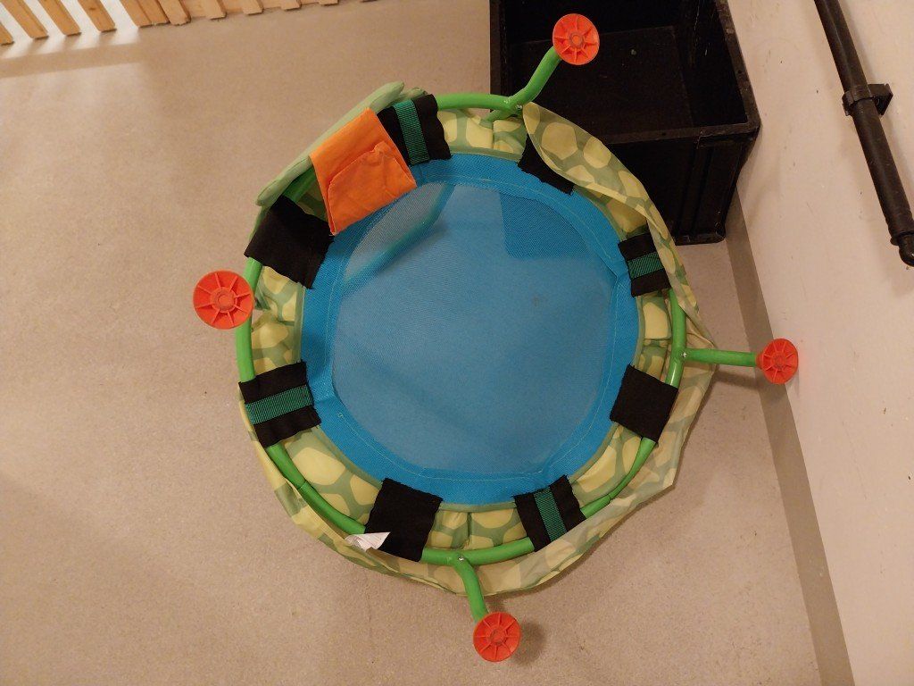 Trampolini: Kindertrampolin mit Festhaltebügel – Usato da Goldau venduto da feh_2qvj 4