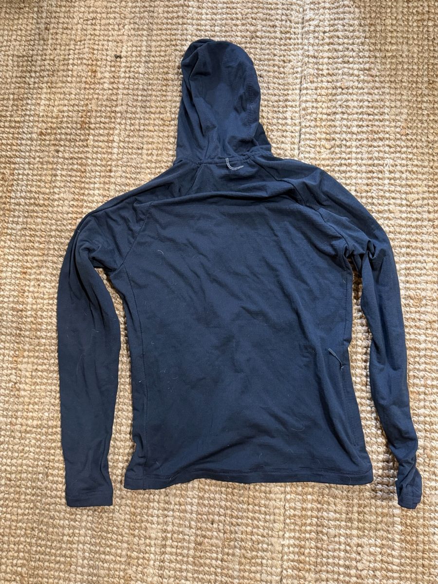 Peak Performance Vestes: Peak Performance Light Zip Hood – D'occasion à Grandvillard par Jobelin 1
